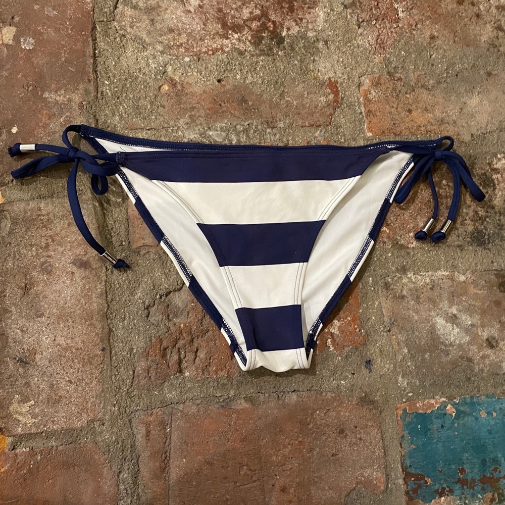 Bikini bottoms
